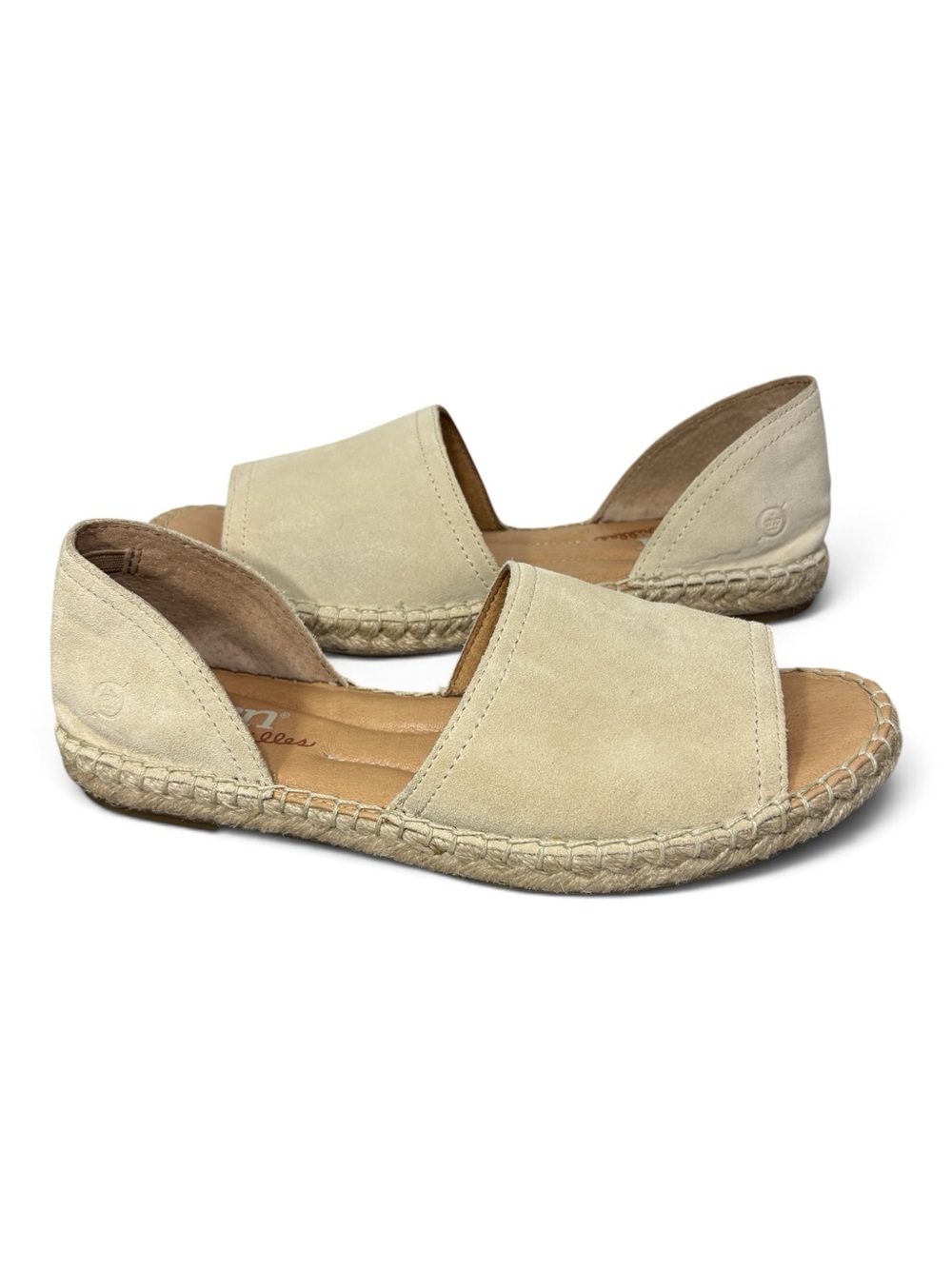 Born Drilles Suede Flats in Cream- woman’s 8 M